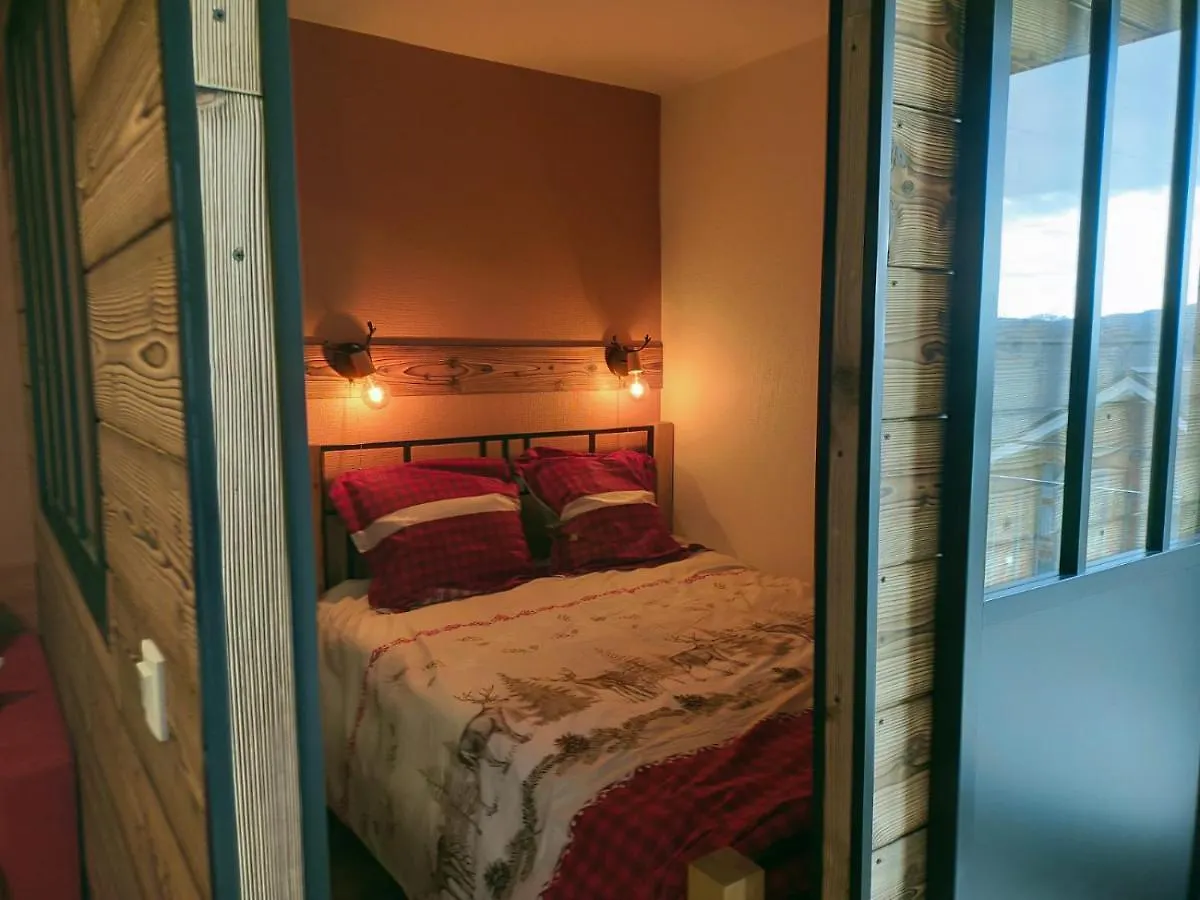 Fleurs Des Alpes Apartment Les Deserts  France